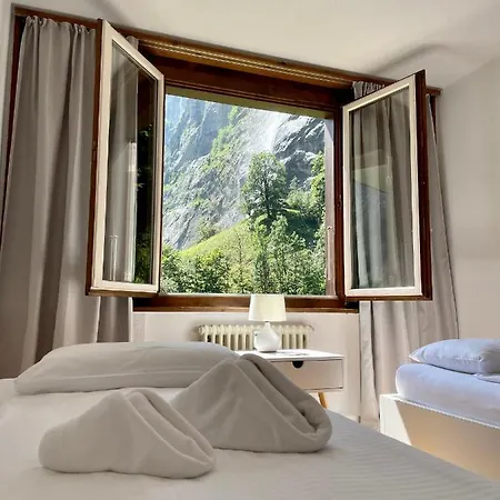 Breathtaking Waterfall Nr.2 Daire Lauterbrunnen